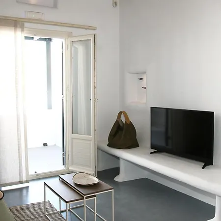 5 Traditional Hotel *