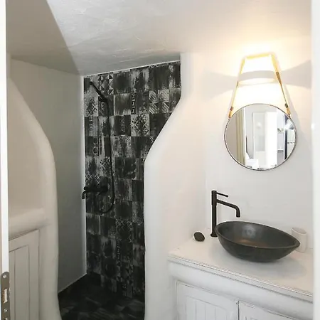 5 Traditional Hotel *