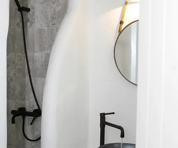 5 Traditional Hotel Livadi (Astypalaia)