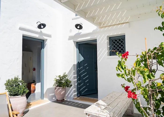 5 Traditional Hotel Livadi (Astypalaia)